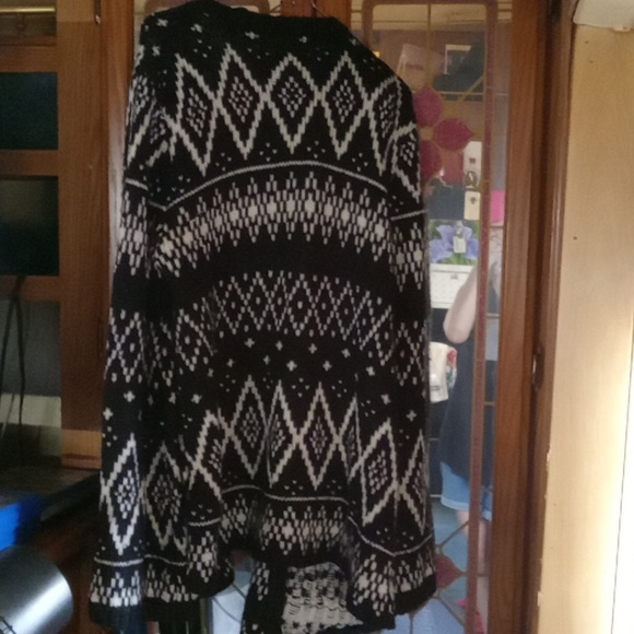 Sweater - Picture 5 of 5